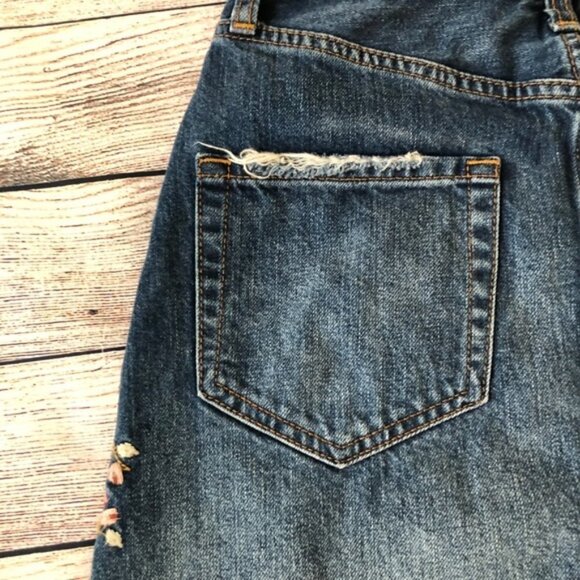 Abercrombie & Fitch Embroided Denim Skirt Size 24 - Picture 7 of 7